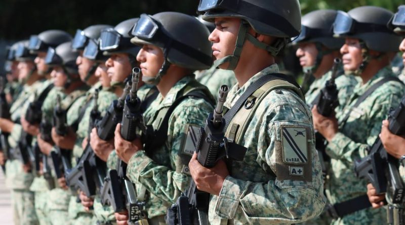 Ascienden a personal de la zona militar 