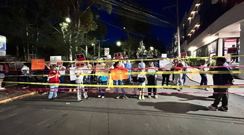 Atienden inconformidades de vecinos de Loma Dorada