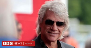 El cantante Jon Bon Jovi evita que una mujer salte de un puente en plena grabación de un video musical - BBC News Mundo