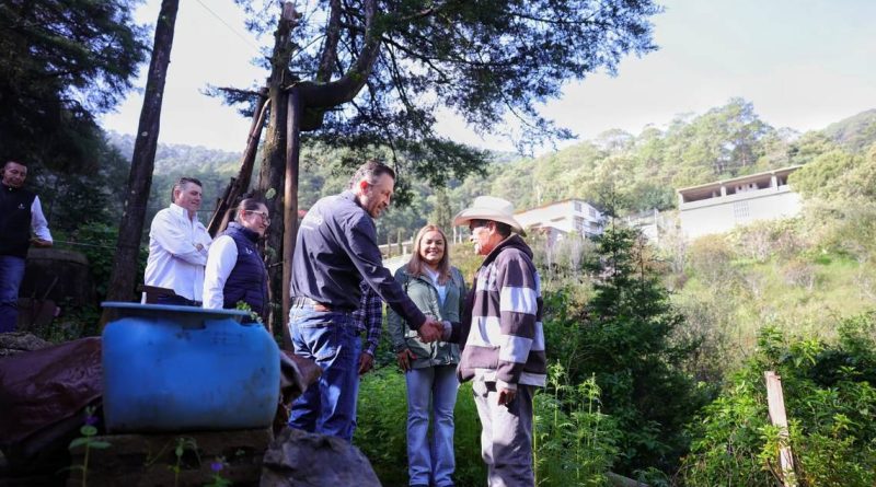 Entrega Kuri 45 cuartos prefabricados en Pinal de Amoles