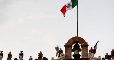 Regresan a Plaza de Armas los honores a la Bandera