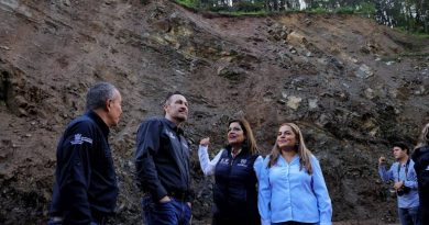 Supervisa Kuri apertura de carretera en Pinal de Amoles