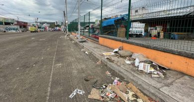 Reclaman vecinos limpieza en la Central de Abasto