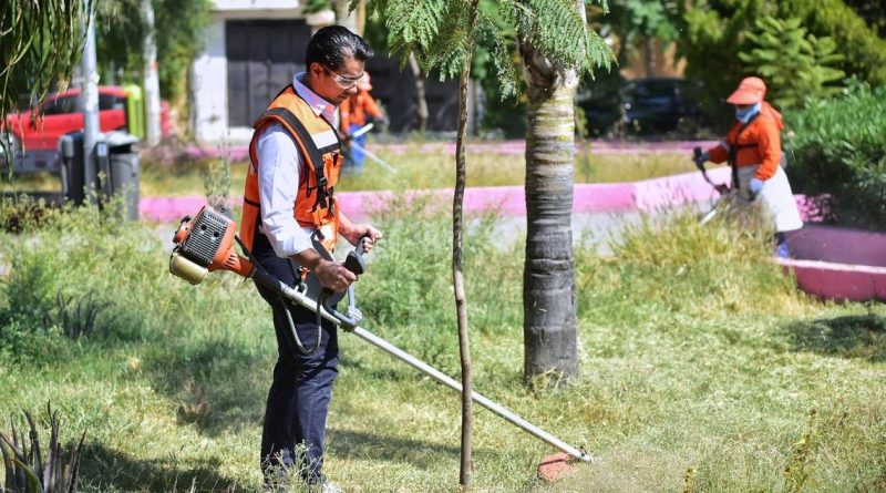 Supervisa "Felifer" trabajos de limpieza en el Río Querétaro