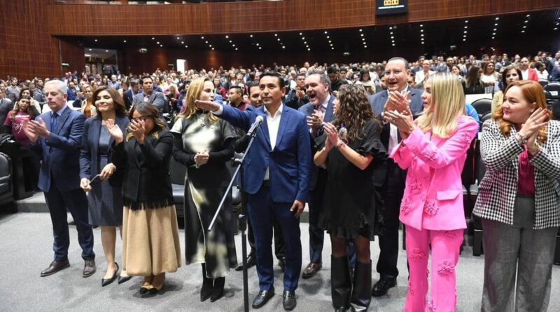 Amarildo Bárcenas rindió protesta como diputado federal suplente