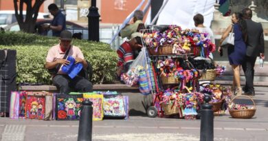 Analizarán regular la venta de artesanos en el Centro Histórico