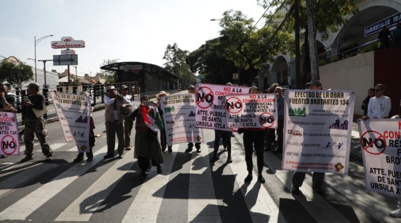 Bloquean Insurgentes para protestar contra obra en Tlalpan