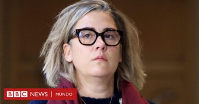 Caso Gisèle Pelicot: el tenso intercambio entre Dominique Pelicot, el hombre acusado de drogar a su esposa para que otros la violaran, y su hija - BBC News Mundo