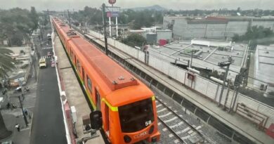 Por corto circuito retiran tren del Metro a talleres de Ciudad Azteca