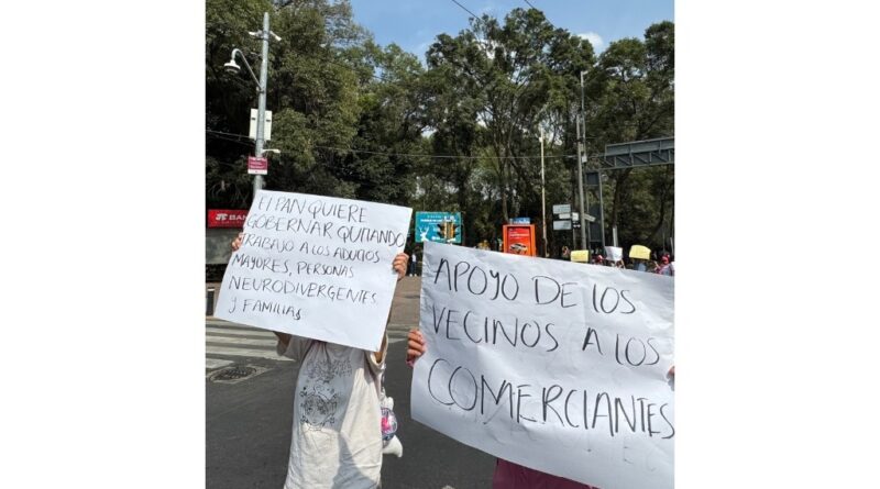 Protestan vendedores del Parque de los Venados