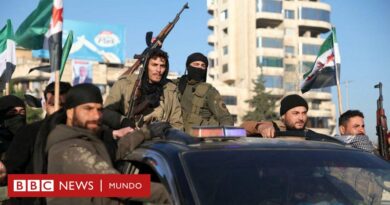 Siria: quiénes son los rebeldes que han entrado en Damasco y han derrocado al regimen de Al Assad  - BBC News Mundo